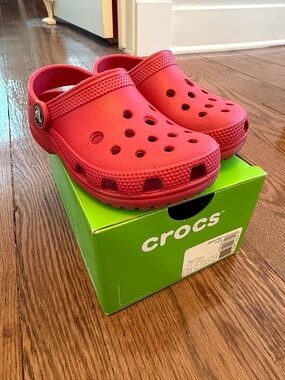 CROCS Kids Classic Clog in Bright Red - size 10